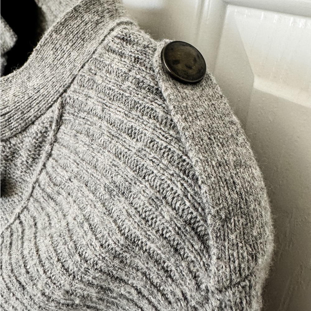 Abercrombie & Fitch Women’s Grey Y2K Cardigan Sweater - Medium - Picture 4 of 9
